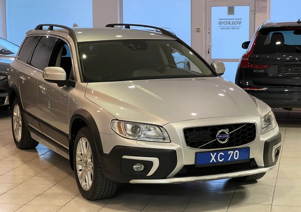 Volvo XC 70 cena 139900 przebieg: 124000, rok produkcji 2016 z Bytów małe 596